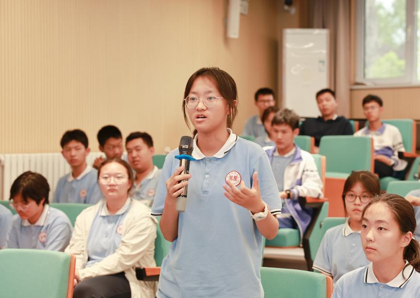 山东省高校“双带头人”教师党支部书记“强国行”专项行动走进山大附中(图1)