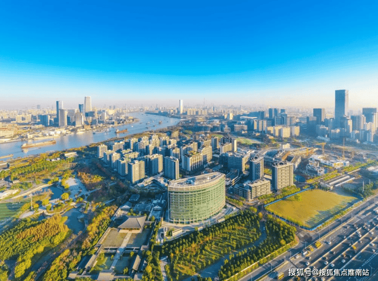 PG电子平台:上海【三林永泰三里城】售楼处电话(首页网站)-楼盘详情最新价格-户型图-容积率-AI热搜预约看房热线-最新动态(图16)