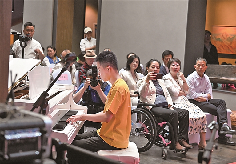 PG电子平台:保障水平更高发展能力更好——“十四五”时期我国残疾人事业迈出坚实步伐(图1)
