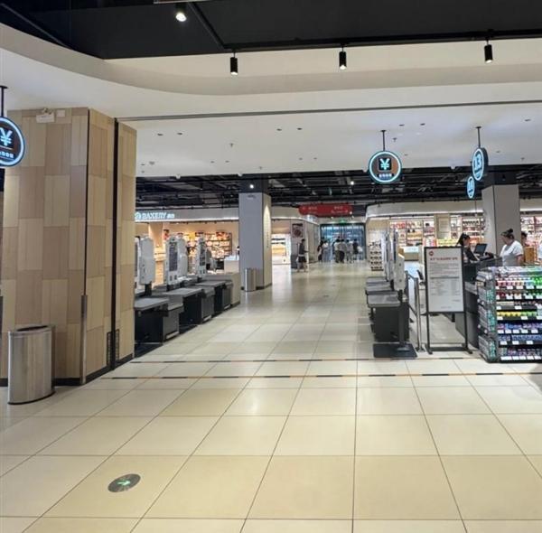 员工曝宇树对外标榜弹性双休内部却是另一套规则非常卷；永辉喊话山姆不要让供应商二选一业内人士称他们在躲永辉；傅盛开撕周鸿祎(图2)